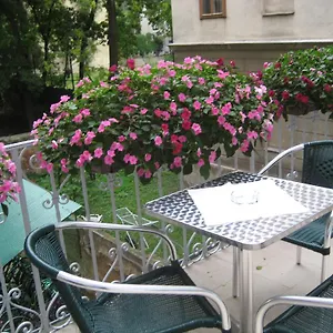 Ani-falstaff 3*, Viena Áustria